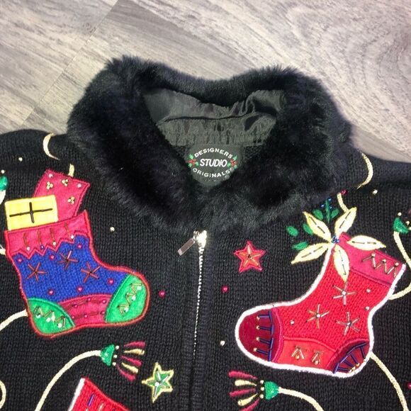 Christmas Sweater EUC - Picture 2 of 5